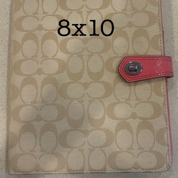 New Coach iPad cover - Picture 1 of 3